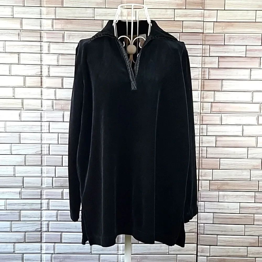 LIz Claiborne Black Velvet Tunic top womens Size M